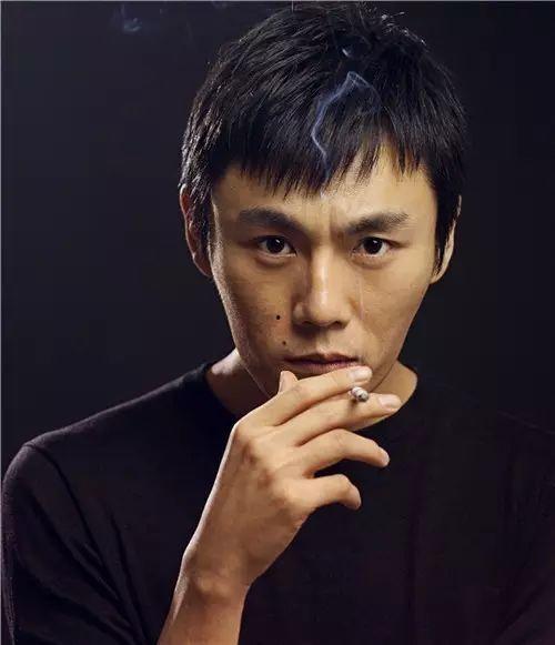 娛樂圈的吃瓜影帝一口氣看完,影帝一口氣吃盡瓜料，揭秘幕后真相