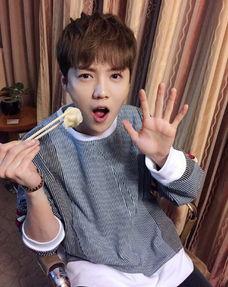 娛樂吃瓜醬精修,揭秘娛樂圈幕后真相，帶你領(lǐng)略明星們的真實生活