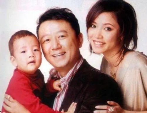 娛樂圈的瓜越吃越有味,瓜越吃越有味，揭秘明星幕后故事