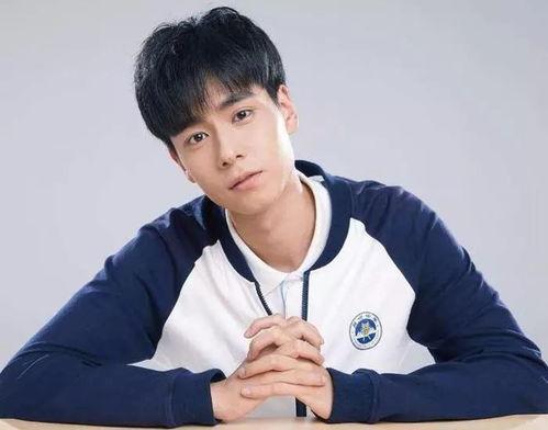 吃瓜娛樂圈李現(xiàn)和胡一天,娛樂圈的瓜田新秀