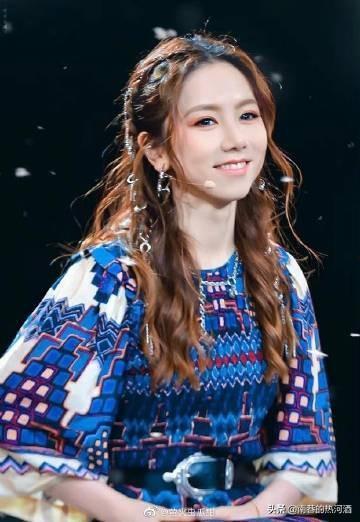 娛樂吃瓜小妹鄧紫棋,娛樂界的吃瓜小妹，揭秘娛樂圈背后的故事