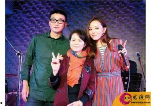 娛樂(lè)吃瓜大創(chuàng)作,揭秘明星們的幕后故事與甜蜜瓜皮