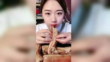 娛樂(lè)吃瓜醬女孩在線觀看,揭秘?zé)衢T(mén)劇集幕后故事