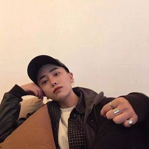 娛樂吃瓜頭像男生霸氣,娛樂吃瓜頭像男生風(fēng)采獨(dú)樹一幟